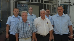 Начальник полиции вручил юбилейные медали активистам патриотической работы