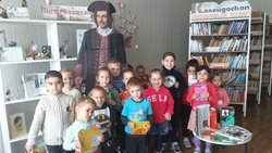 Воспитанники Журавского детского сада «Колокольчик» посетили с экскурсией библиотеку
