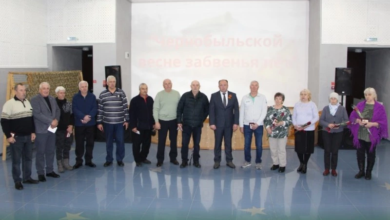 Прохоровцы почтили память жертв Чернобыльской катастрофы на траурном митинге.