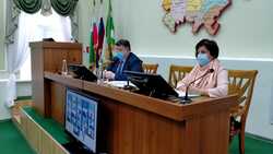 Сергей Канищев поручил службам усилить контроль за соблюдением масочного режима в праздник