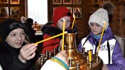 Настоятель беленихинского храма посетил урок православной культуры в день Сретения