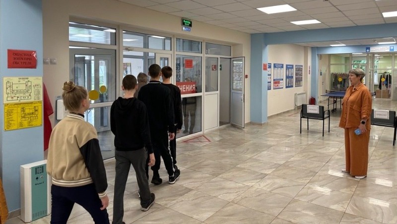 Тренировки по отработке действий в случае возникновения различных угроз прошли в школьных лагерях