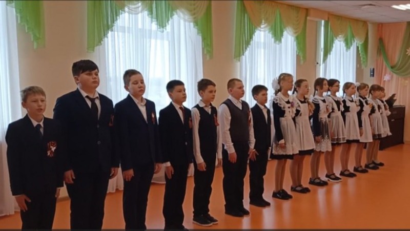 Ученики младших классов из Прохоровки и Подольхов стали лучшими в смотре-конкурсе строевой песни