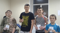 Прохоровские гиревики получили квалификационные книжки и значки за юношеские разряды