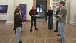 Руководитель Прохоровского мунокруга Антон Кулев встретился с командой дизайнеров в ЦМИ «Мир»