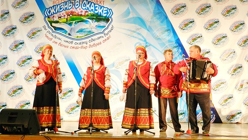 Народный ансамбль «Чеботок» начал радовать прохоровцев яркими выступлениями более 20 лет назад
