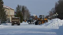 Вячеслав Гладков призвал коммунальщиков сохранить темп работы во время скорых снегопадов