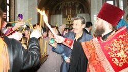 Честь доставить Благодатный огонь на Белгородчину выпала двум многодетным мамам