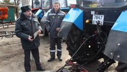 Инспектор Гостехнадзора в Прохоровском районе объяснил важность проведения техосмотра тракторов