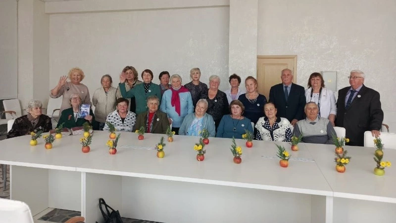 Встреча ветеранов педагогического труда прошла в ЦКР «Созвездие»