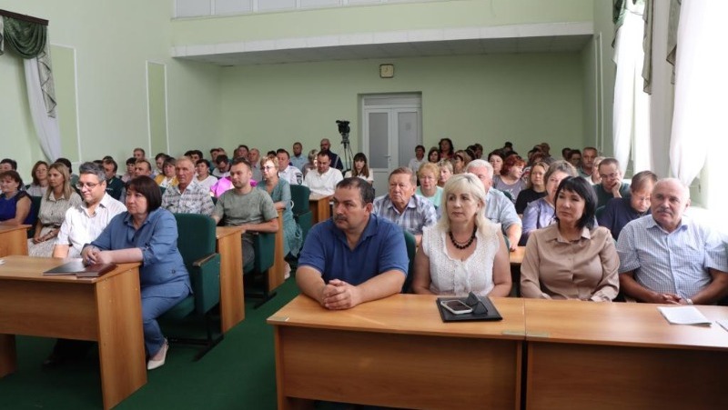 На прошедшем заседании Муниципального совета более 50 прохоровцев отмечены наградами