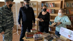 Прохоровские библиотекари передали более 40 книг в местный изолятор в полиции